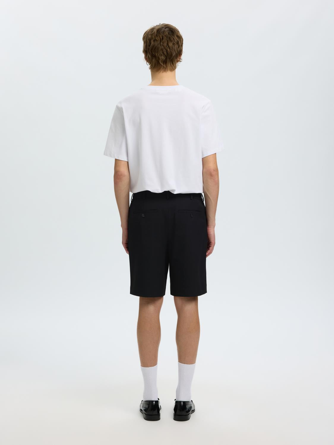 model_shot-back